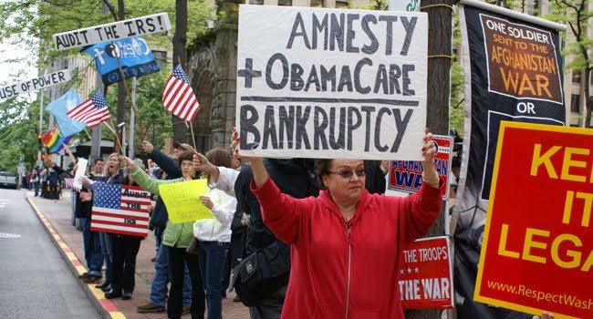 Seattle Tea Partiers Protest the IRS, Immigration